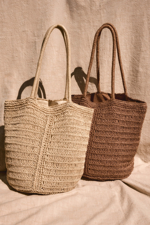Las Lomas Straw Bag in Brown