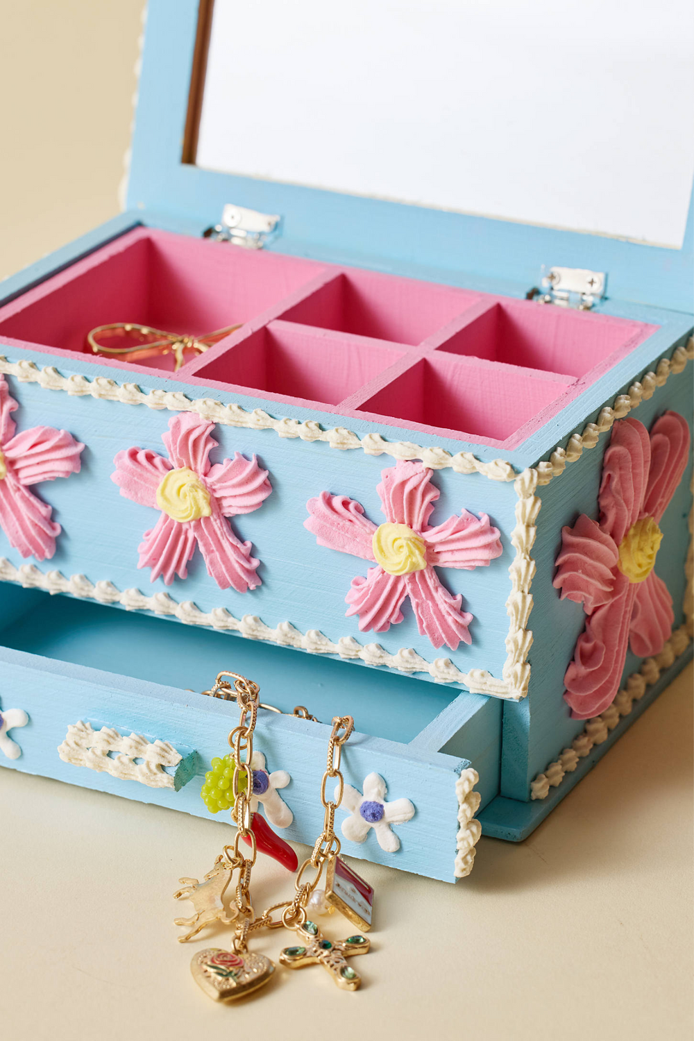 Cake Jewelry Box in Blue