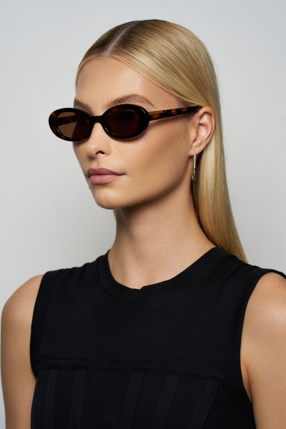 Lyric Leigh in Gloss Black