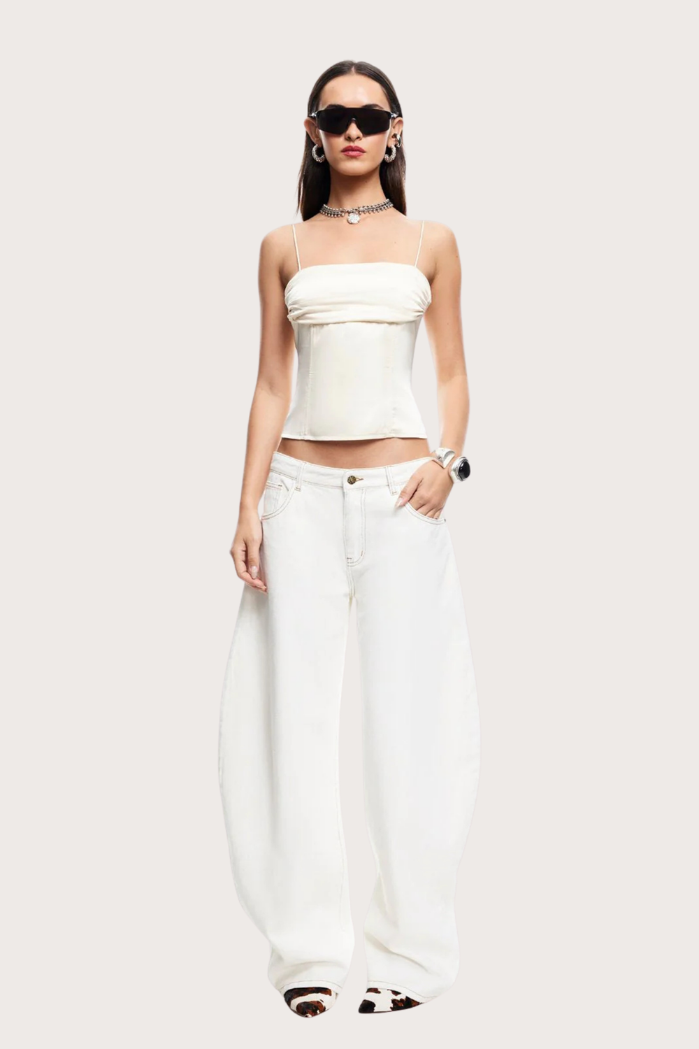 Horseshoe Jean in Porcelain