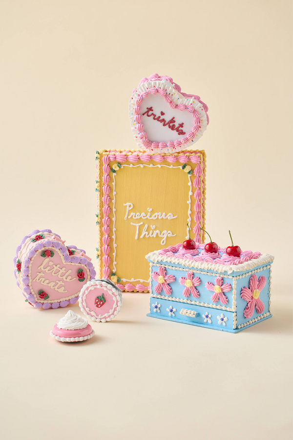 Cake Jewelry Box in Blue